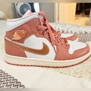 Wmns Air Jordan 1 Mid SE 'Red Stardust' 2023 Size 9.5